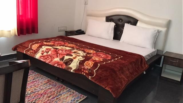 Hotel Pratap Regal 珀勒德布尔 外观 照片