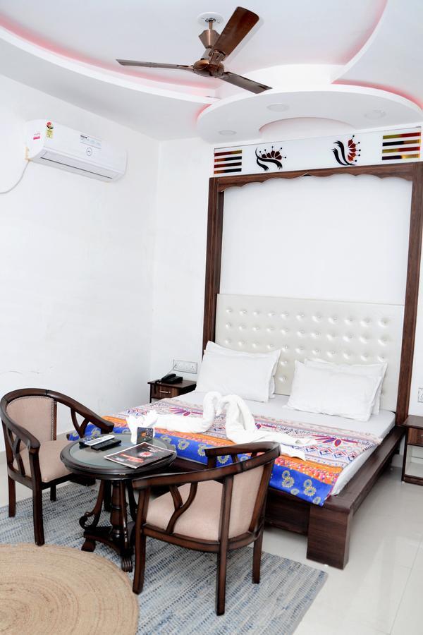 Hotel Pratap Regal 珀勒德布尔 外观 照片