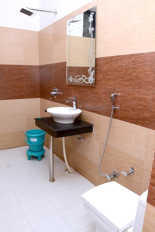 Hotel Pratap Regal 珀勒德布尔 外观 照片
